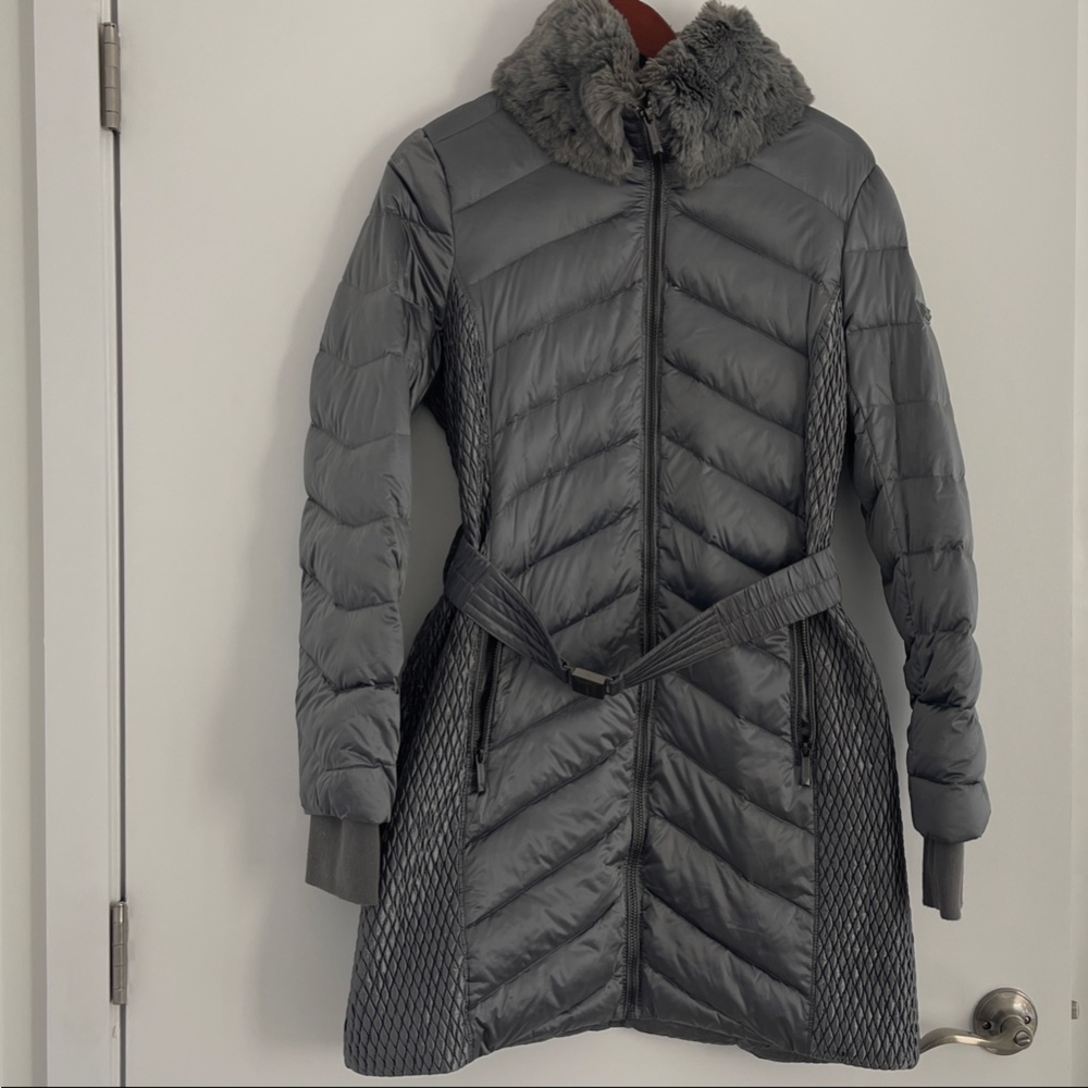 BCBG Gray Quilted Belted Puffer Coat with Faux Fur Collar